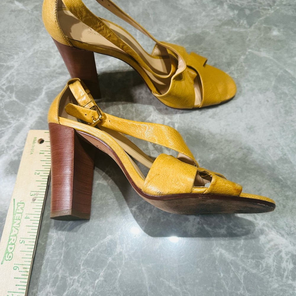 TALBOTS Mustard Yellow Leather Brazilian Chunky Block Heels Women’s SZ 10B - Picture 4 of 7